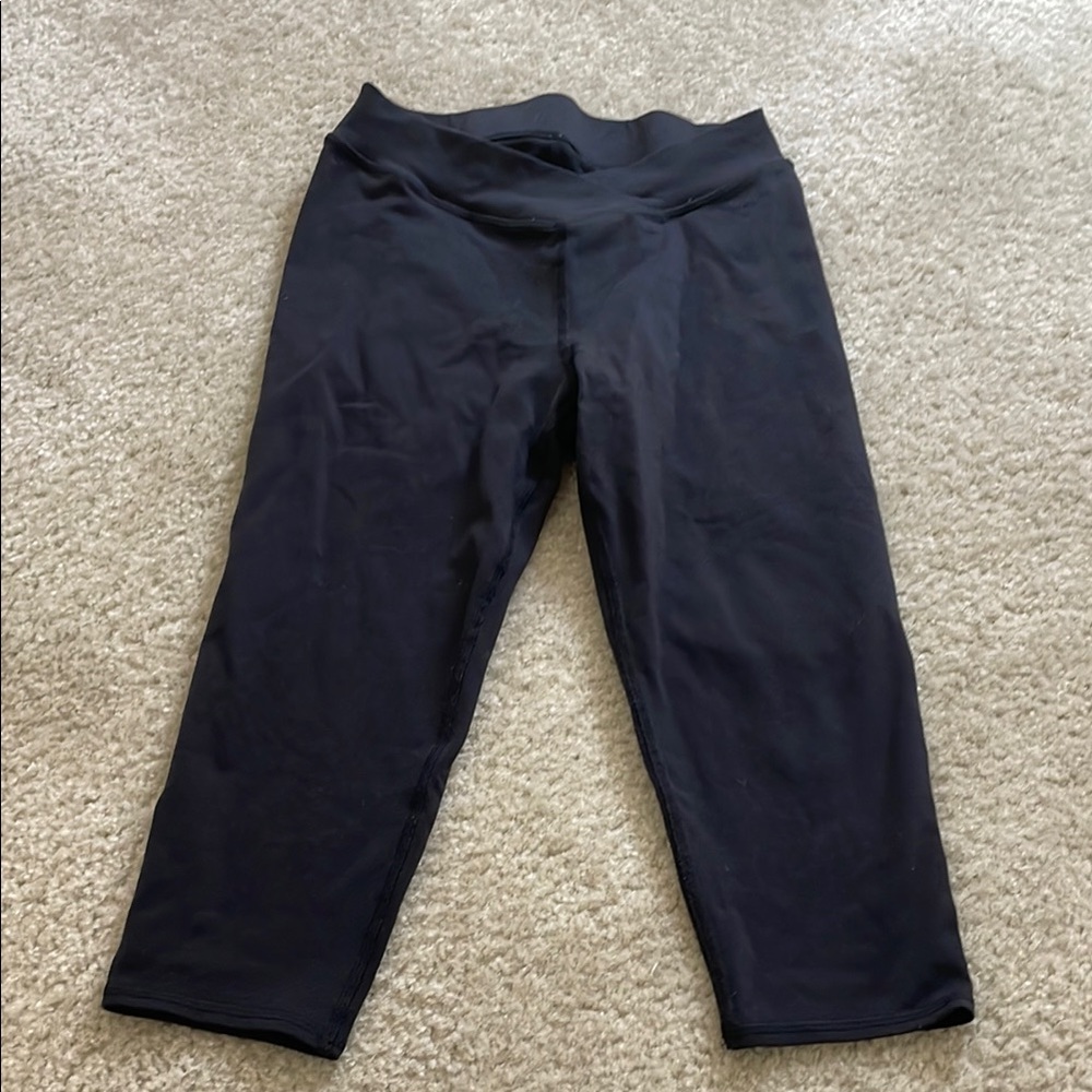 Alo v waist airbrush Capri leggings size S